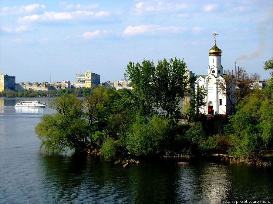 17.Авторство принадлежит http://static.panoramio.com/photos/original/34577396.jpg Киев, Украина