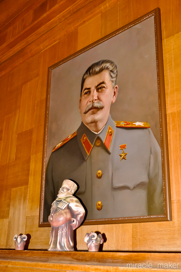 Здесь невольно вспоминаются слова одной из сценок «Камеди Клаб»: «Все сделаем, Товарищ Сталин»!
