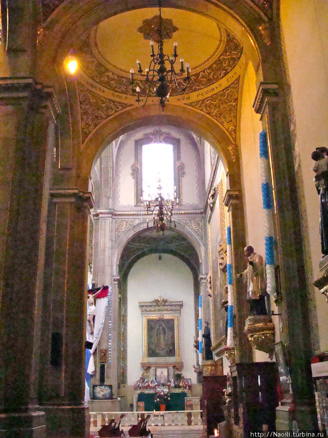 Церковь Святой Троицы и Богоматери Приюта Мехико, Мексика