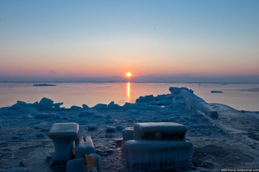 Рассвет в этой вымороженной пустыне — феерическое зрелище. Одесса, Украина