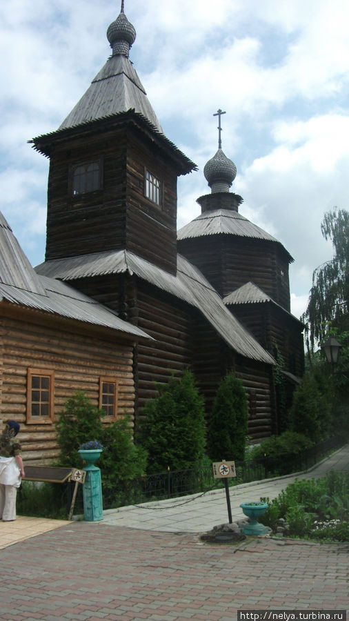 Деревянная церковь (1715г) перевезённая в монастырь из села Глотово Меленковского района Россия