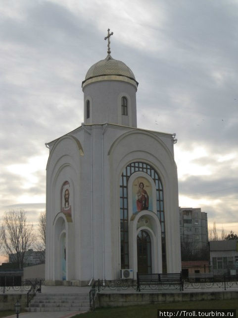 Церковь на военном мемориале в Бендерах Приднестровская Молдавская Республика