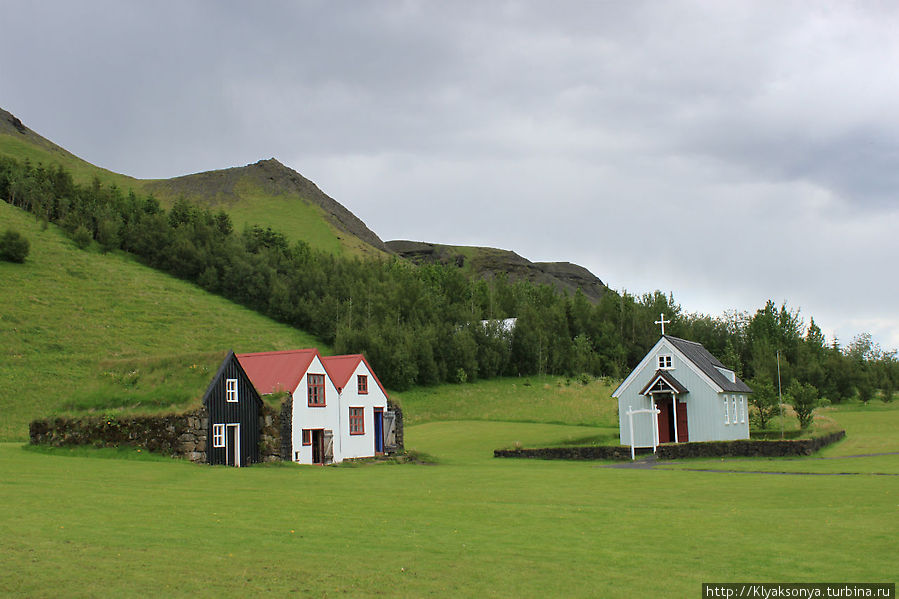 Жилые дома и церковь Скогар, Исландия