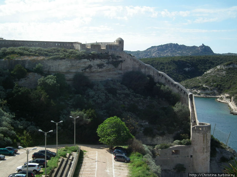 Бонифачо — жаркий, знойный корсиканец Бонифачо, Франция