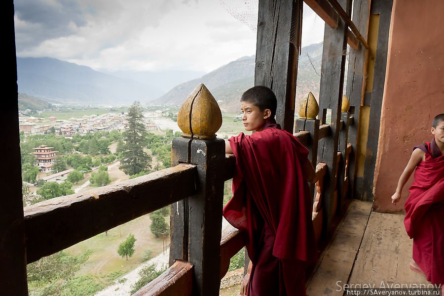 Монахи Бутан