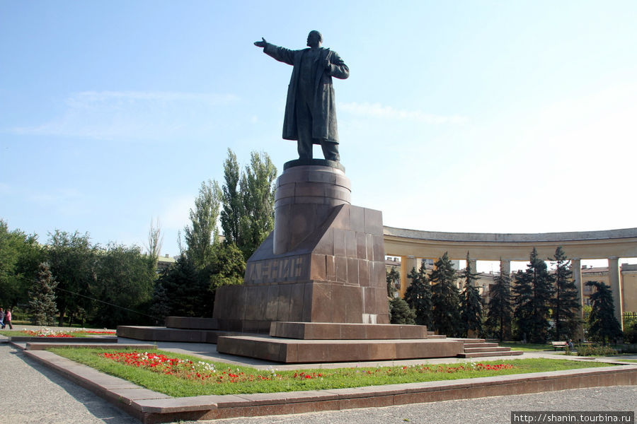 Памятник В.И. Ленину на проспекте Ленина в Волгограде Волгоград, Россия