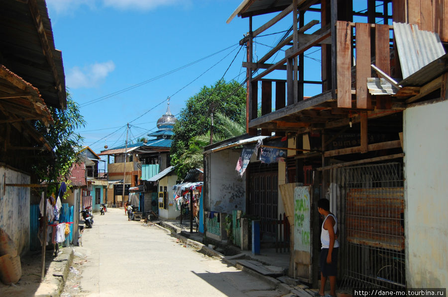 Самый западный город острова Папуа Соронг, Индонезия