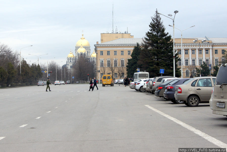Площадь перед Администрацией города Новочеркасск, Россия