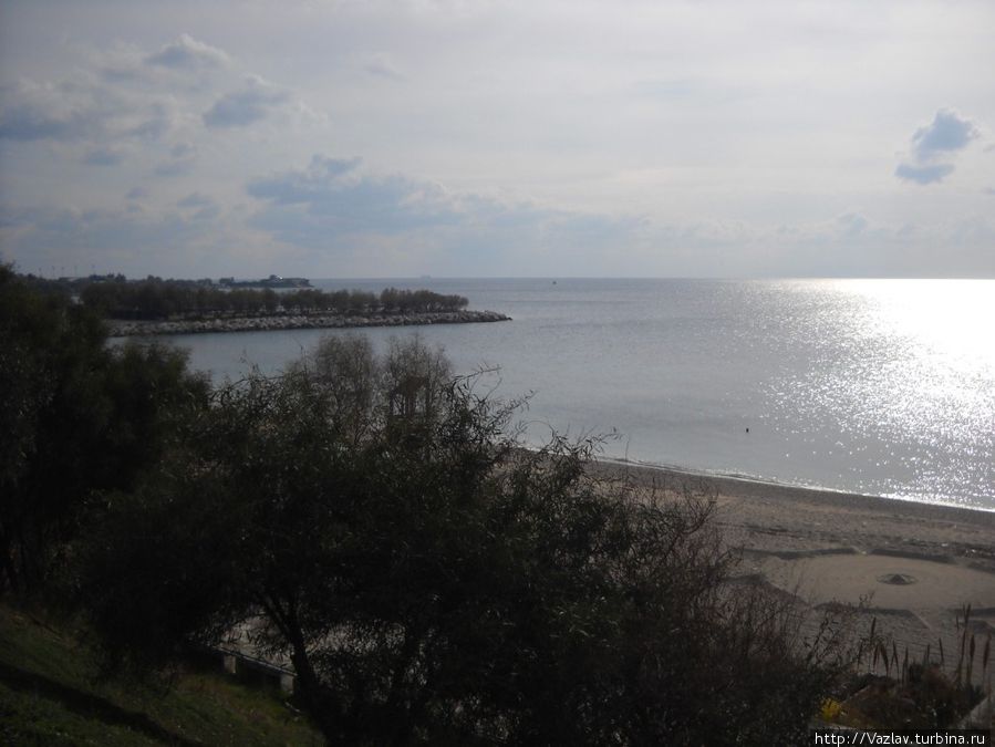 Панорама берега Каламакион, Греция
