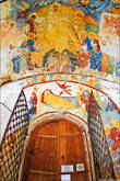 Надвратные фрески в Успенском соборе полны красок, если присмотреться