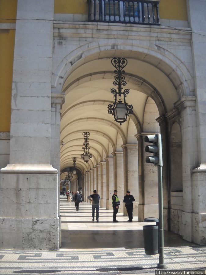 Вход под своды Лиссабон, Португалия