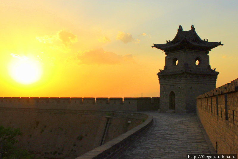 Закат на стене Пинъяо Пинъяо, Китай