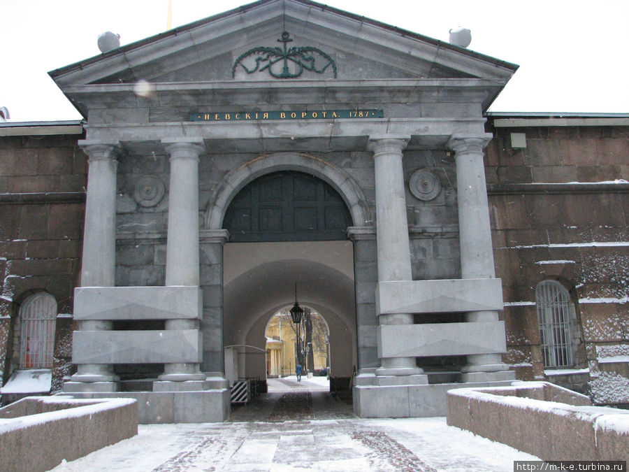 Невские ворота. Вид с Невы Санкт-Петербург, Россия