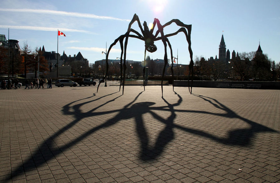 Скульптуры Оттавы или история о пауке, ракете и феминистках Оттава, Канада
