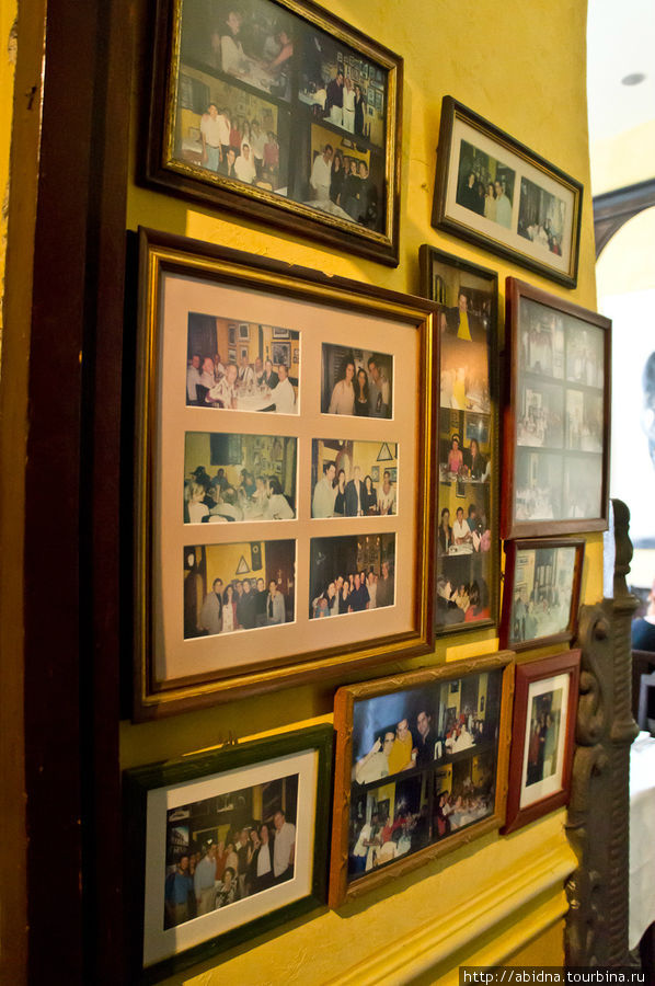 Все стены увешаны многочисленными фотографиями, запечатлевшими знаменитых гостей Гавана, Куба