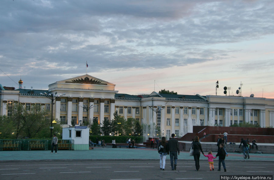 Бывшее здание командования Забайкальского военного округа. Забайкальский край, Россия