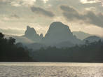 Южный Таиланд. Национальный парк Као Сок. Озеро Чиеу Лан.