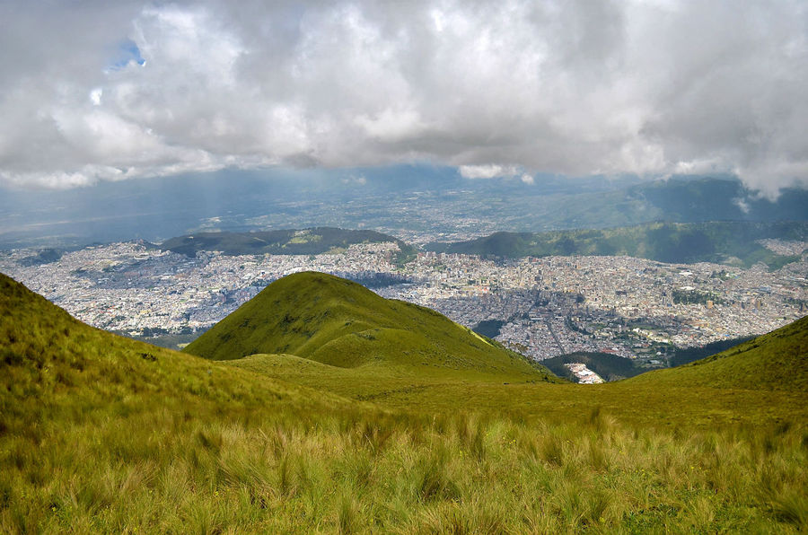 Прогулка в облаках над Кито Кито, Эквадор