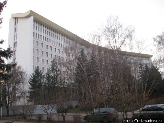 Здание с размахом Кишинёв, Молдова
