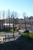 памятник первому фонарному столбу в г. Вологда (в простонародье — памятник писающей собачке)