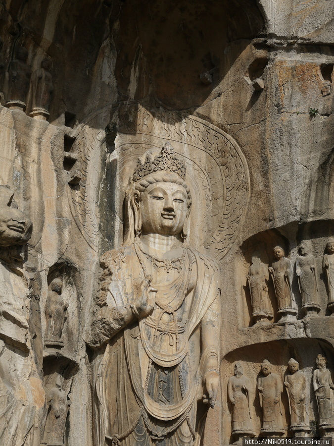 Буддийские храмы-гроты Лунмэнь Лоян, Китай