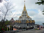 г. Мэ Салонг. Храм Phra Barom Matat.
