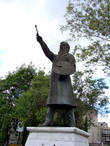 Памятник художнику Хосе Мария Веласкес — может быть он причастен к тайне?