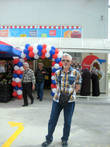 На открытии после реконструкции магазина Тансаш в мае 2011 года