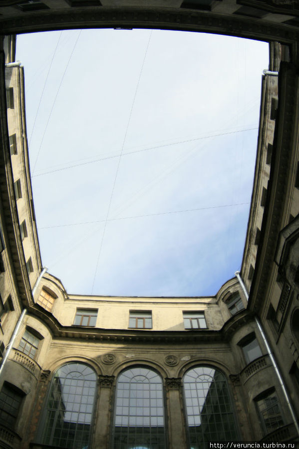 Геометрия петербургских крыш Санкт-Петербург, Россия