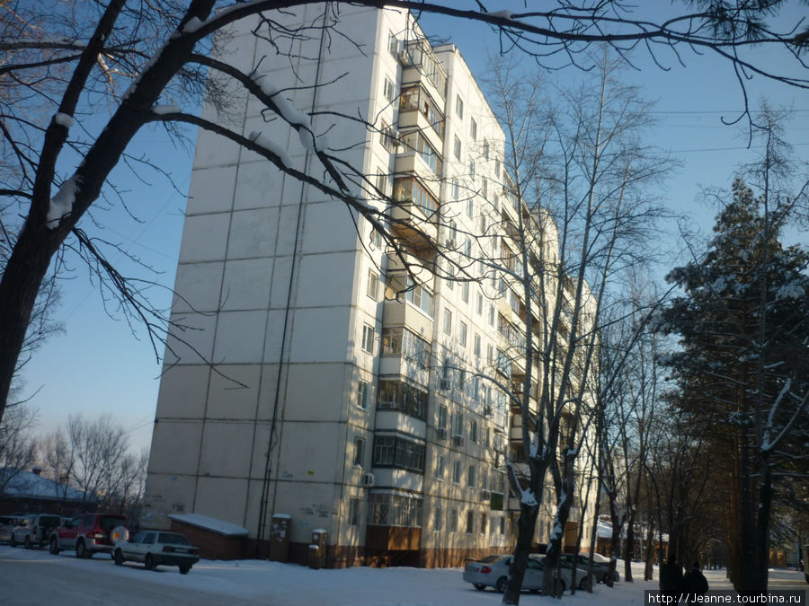 А вот и мой дом — я живу в нём на седьмом этаже. Хабаровск, Россия