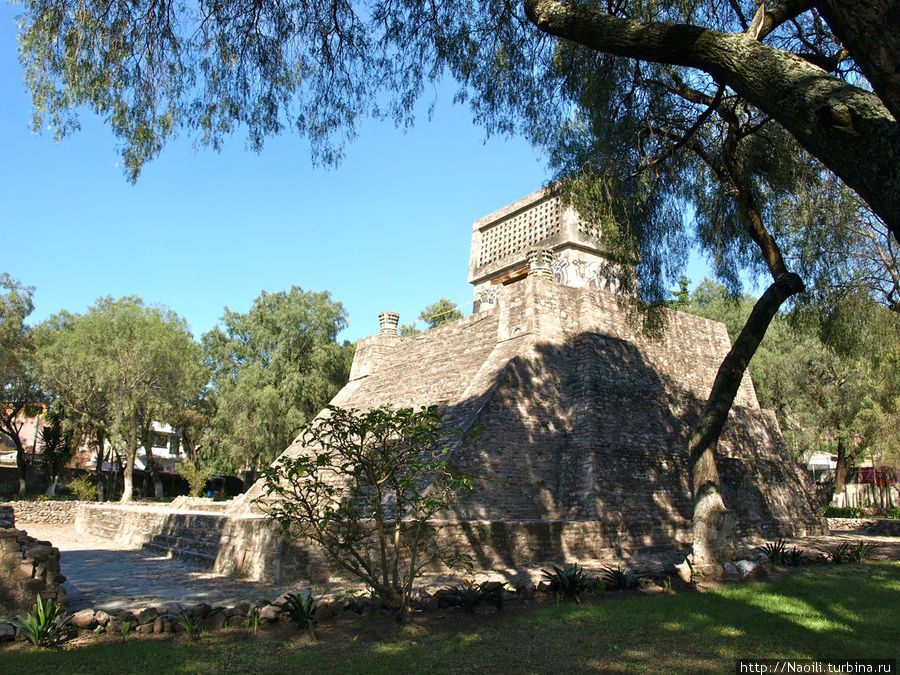 Пирамида Санта Сесилия Акатитлан Тлальнепантла, Мексика