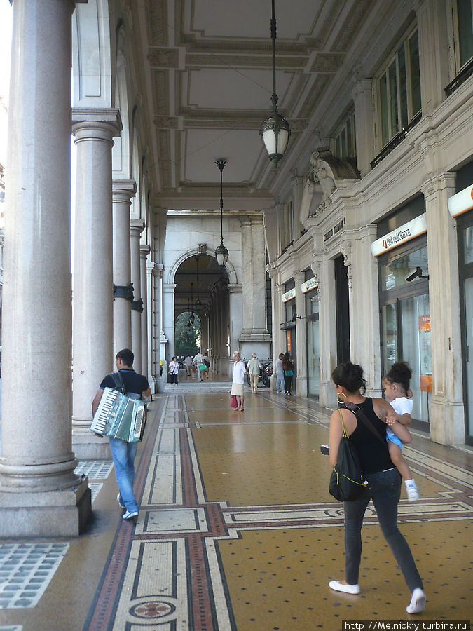 Прогулка по улочкам и площадям Генуи Генуя, Италия