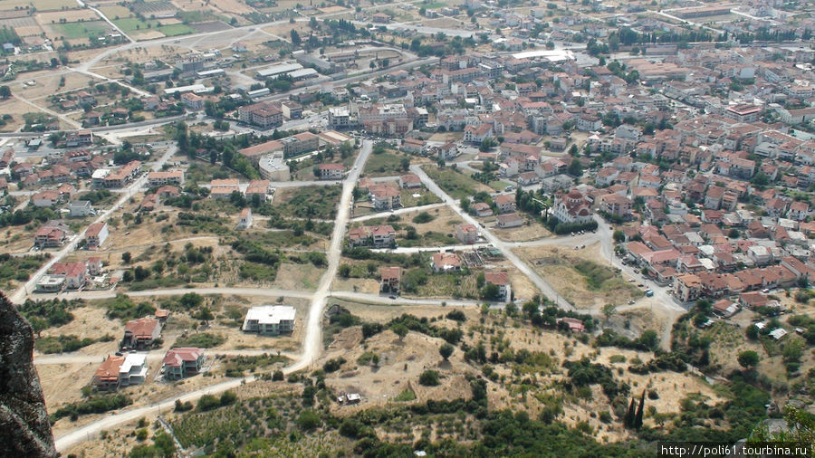 Вид на Каламбака с монастыря Каламбака, Греция