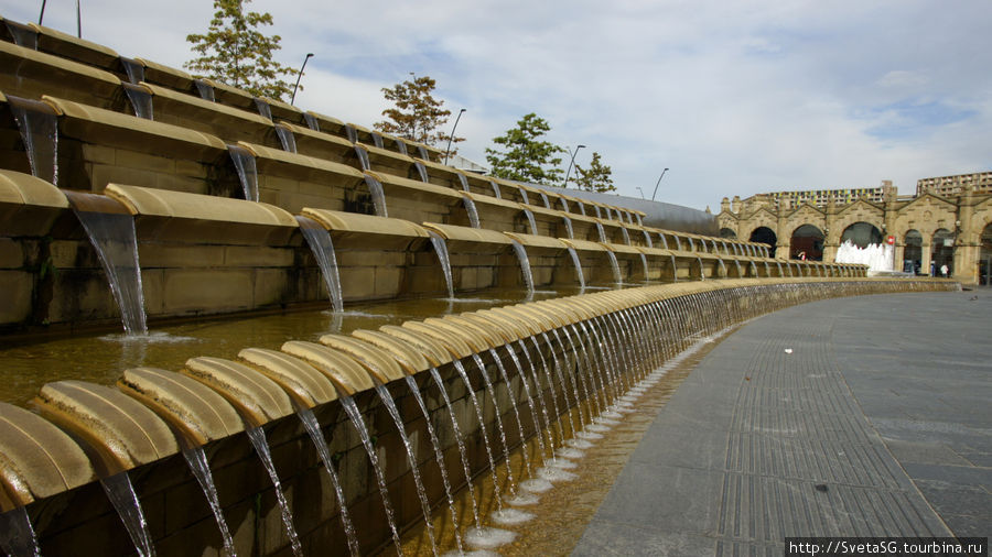 Необычный фонтанный комплекс в Шеффилде. Шеффилд, Великобритания