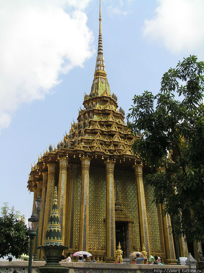 Пагода — библиотека манускриптов на бвнановых листьях Бангкок, Таиланд