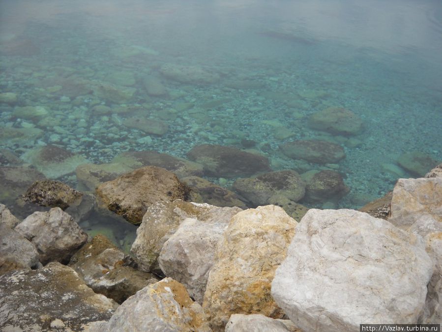 Чистота моря Лутраки, Греция