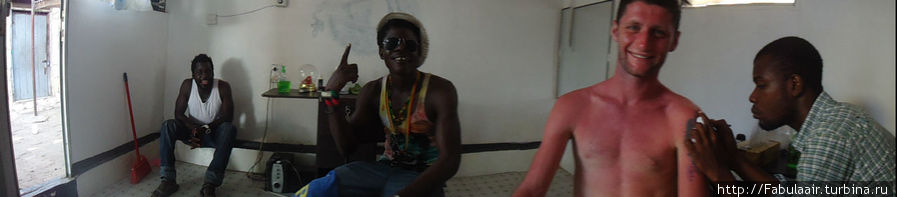 Тату салон Адинкра Аккра, Гана
