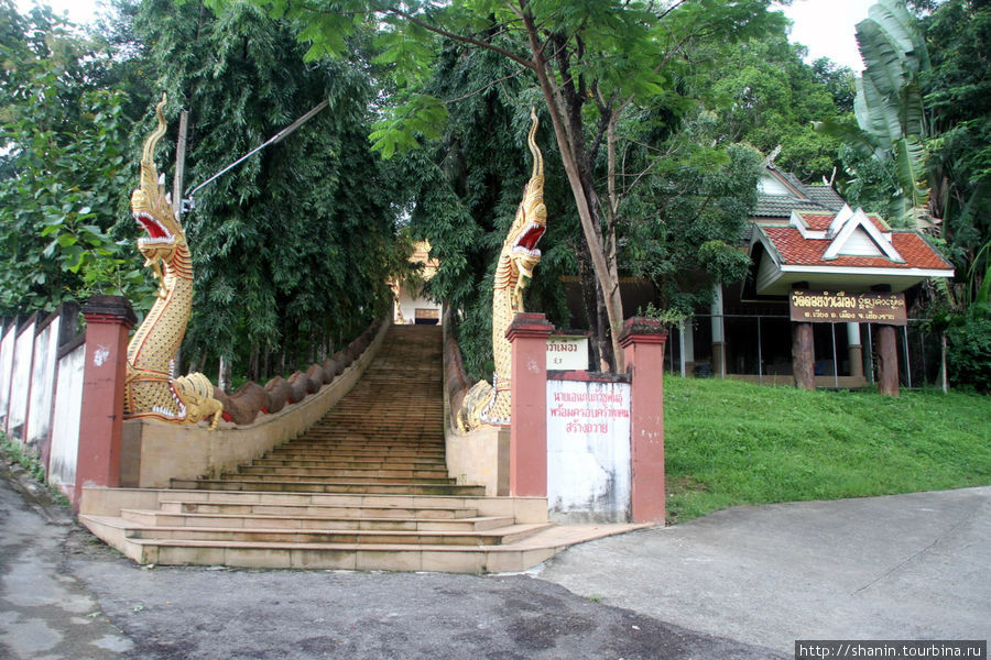 Монастырь короля Менграя Чианграй, Таиланд