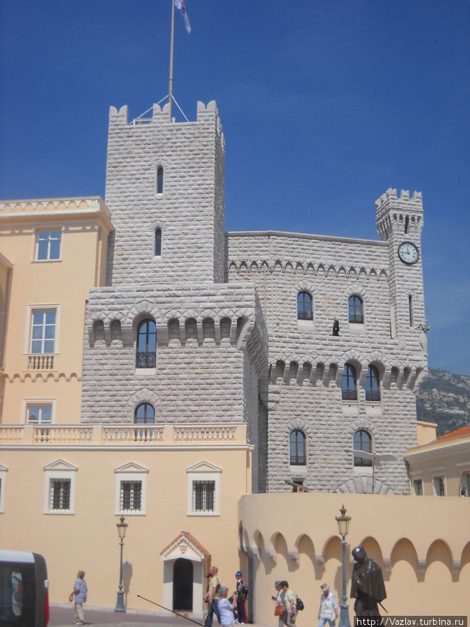 Дворец и крепость разом Монако-Вилль, Монако