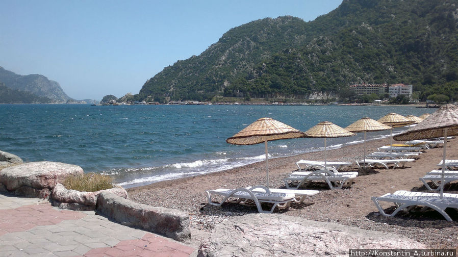пляж напротив отеля AOQA-1 Мармарис, Турция