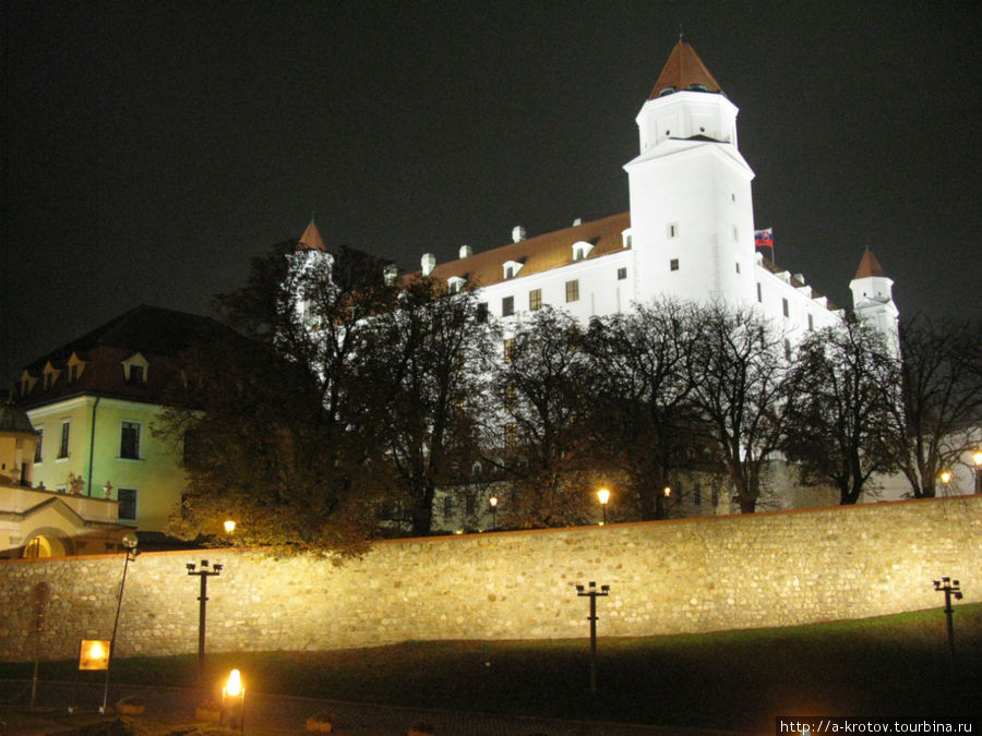 Братислава осенним вечером Братислава, Словакия