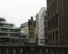 Статуя первого гамбургского архиепископа