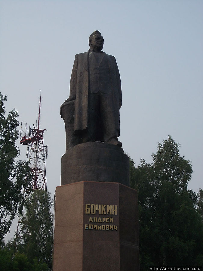 памятник начальнику строительства ГЭС Дивногорск, Россия