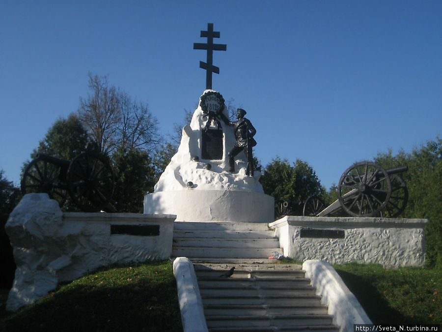 Братская могила Малоярославец, Россия