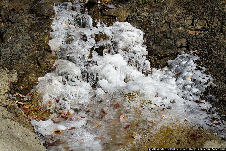 Замерзшие водопады. Адыгея, Россия