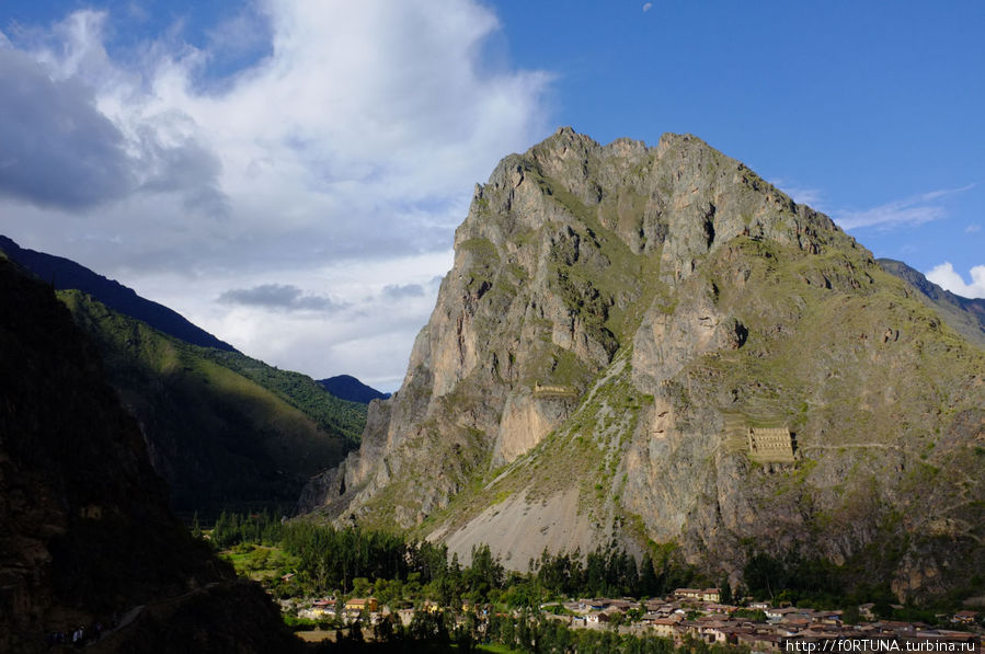 Город в Священной долине Ольянтайтамбо, Перу