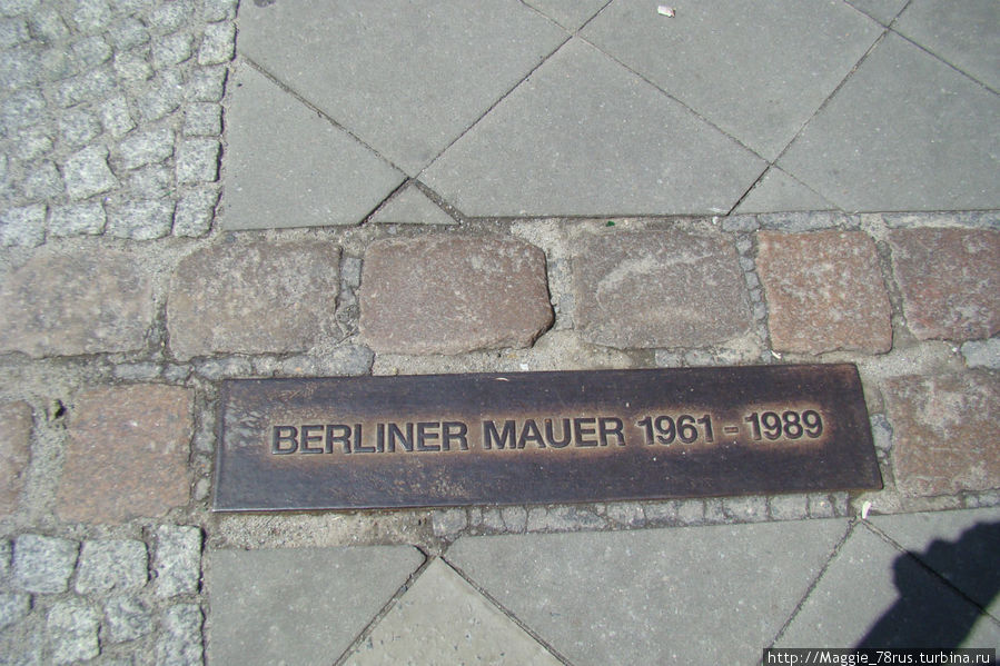 Берлинская стена в один день разделила семьи и друзей Берлин, Германия