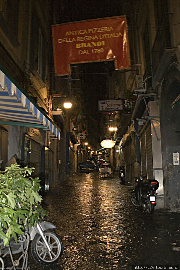 Brandi Неаполь, Италия