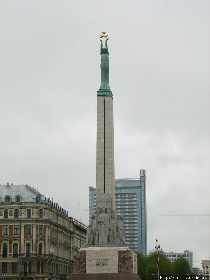 Статуя свободы Рига, Латвия