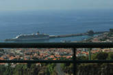 Последний день на Мадейре. По дороге в аэропорт. В порту стоит круизный лайнер, та самая Коста Конкордия, которая затонула в январе 2012 у берегов Италии. Фрагмент фотографии.